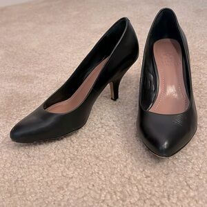 Vince Camuto, black leather kitten heels, size 4